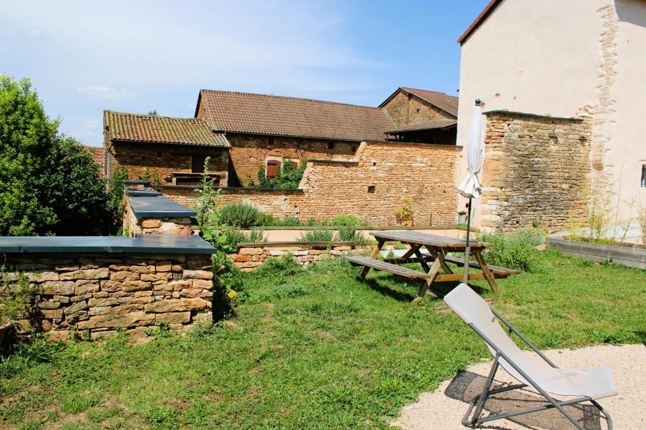 Le Clos Des Pierres Rouges Burgy Luaran gambar